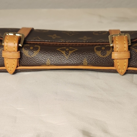 Louis Vuitton Monogram Leather Double Buckle Fanny Pack/ Waist Belt Bag - Picture 3 of 7